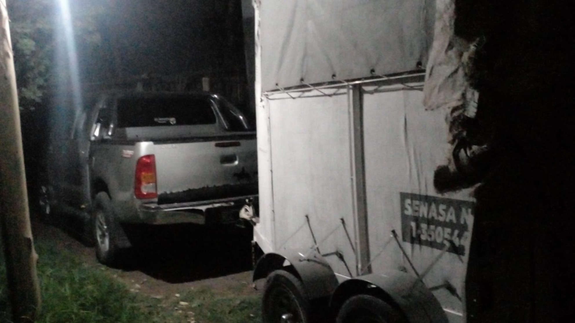 Tres bandidos con mala suerte engañaron y asaltaron a un fletero